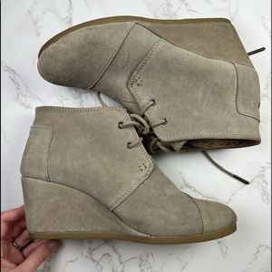 Toms Tan Suede Wedge Heel Size 8